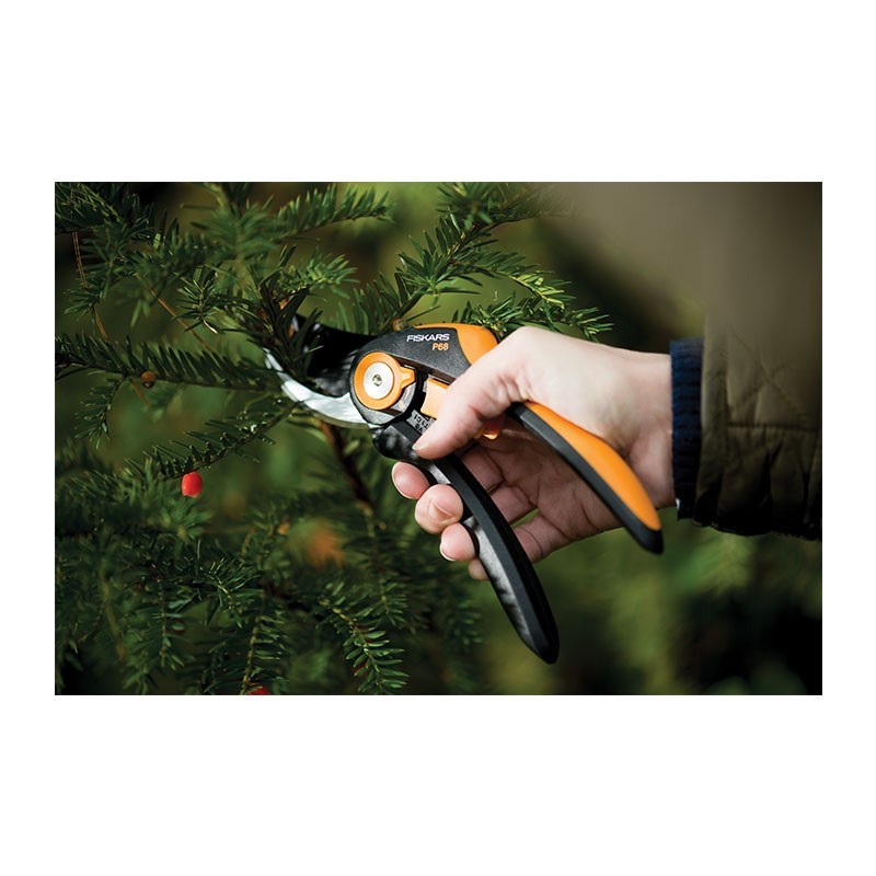 מזמרה מקצועית P68 SMARTFITTM FISKARS