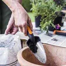 כף שתילה מתכת פרימיום FISKARS